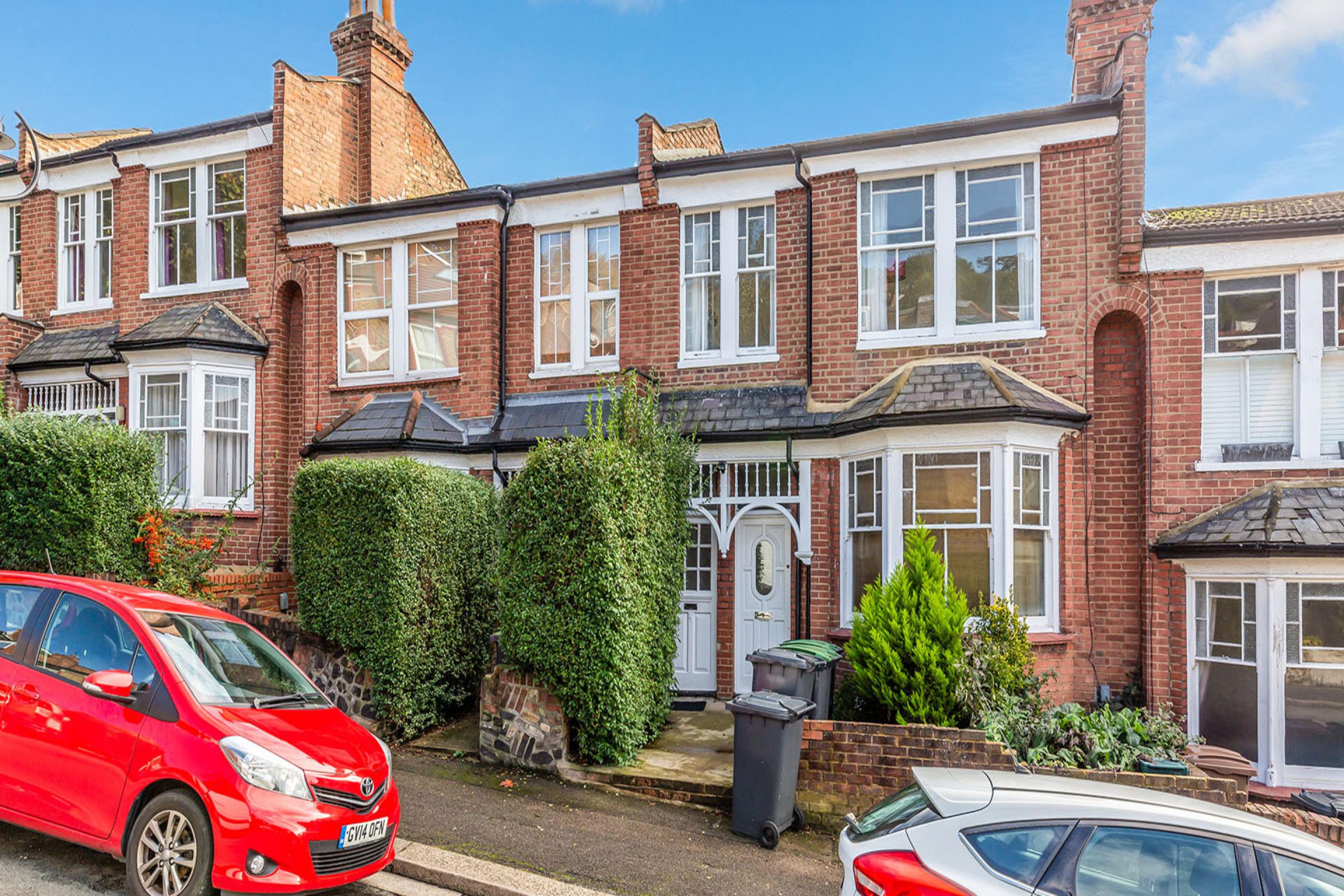 3 bedroom located on one of Muswell Hill's prime quiet residential roads Alexandra Gardens, Muswell Hill N10